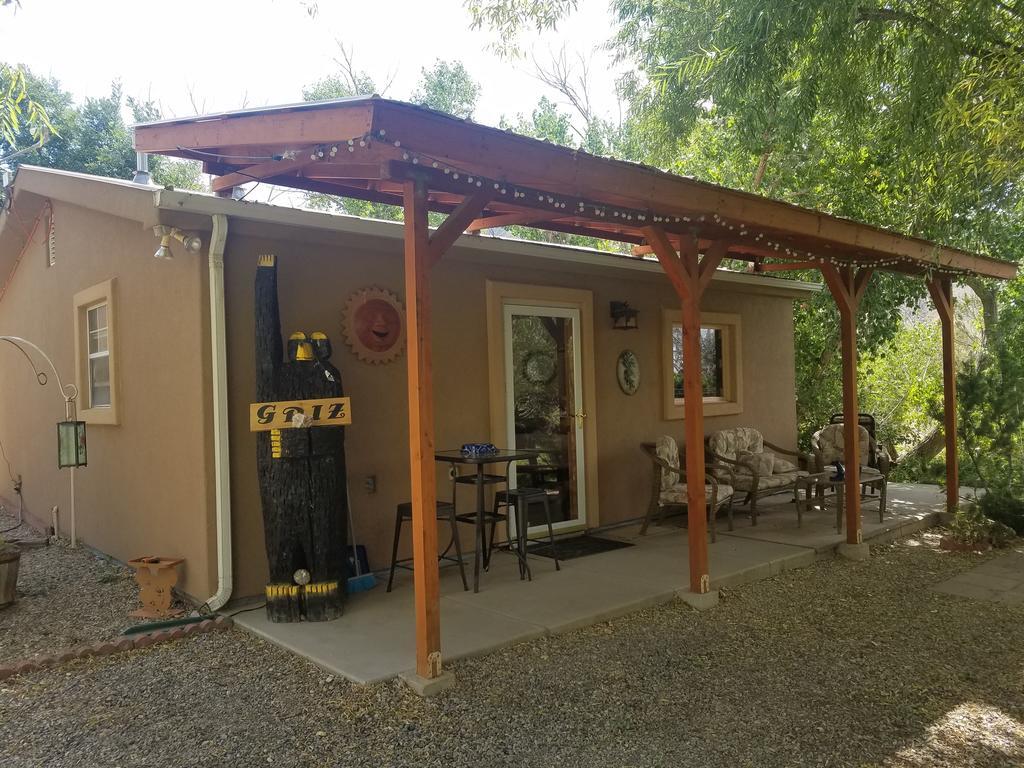 Grizzly Roadhouse Bed And Breakfast Cortez Exterior foto